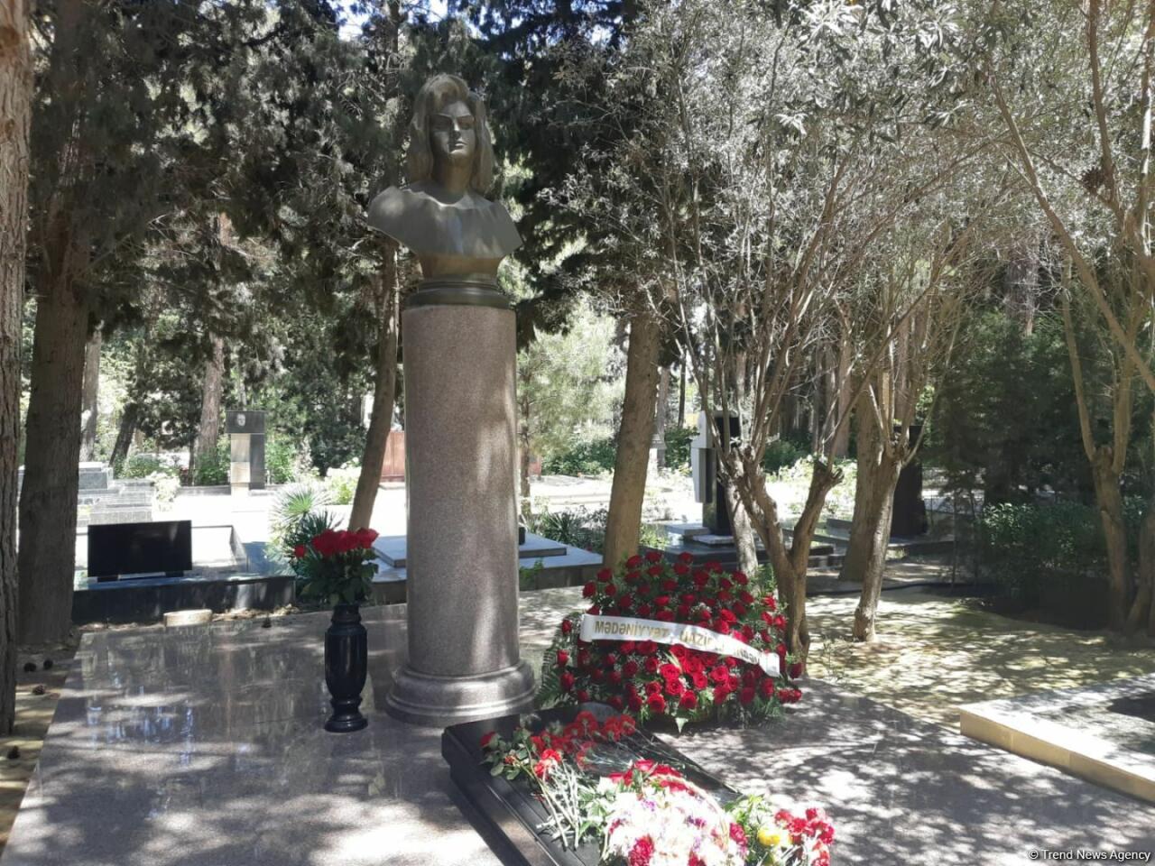 В Баку почтили память известной ханенде Сары Гадимовой