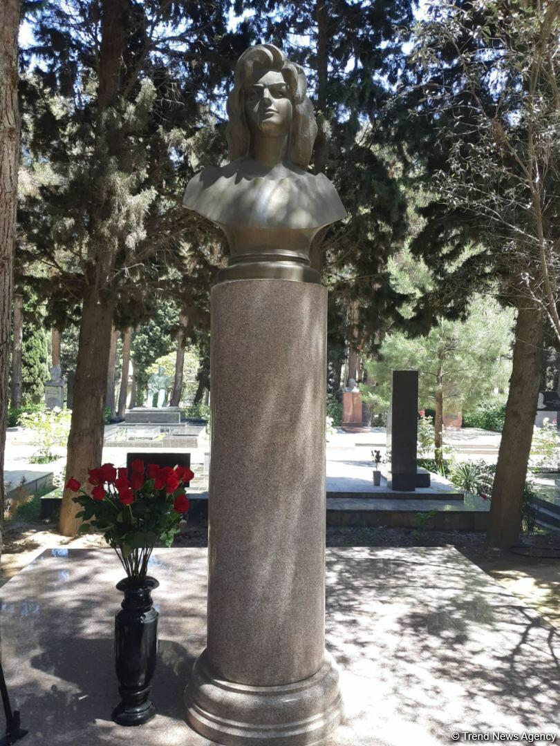 В Баку почтили память известной ханенде Сары Гадимовой