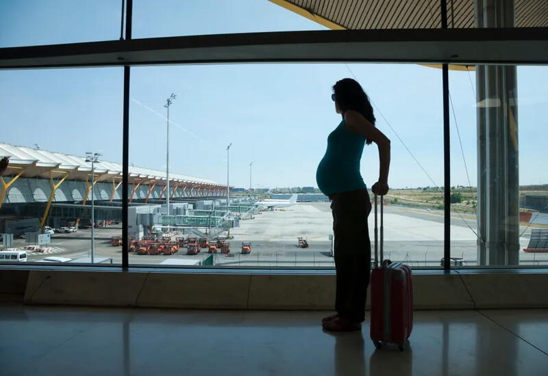 Перелеты во время беременности: правила авиакомпаний AZAL и Buta Airways
