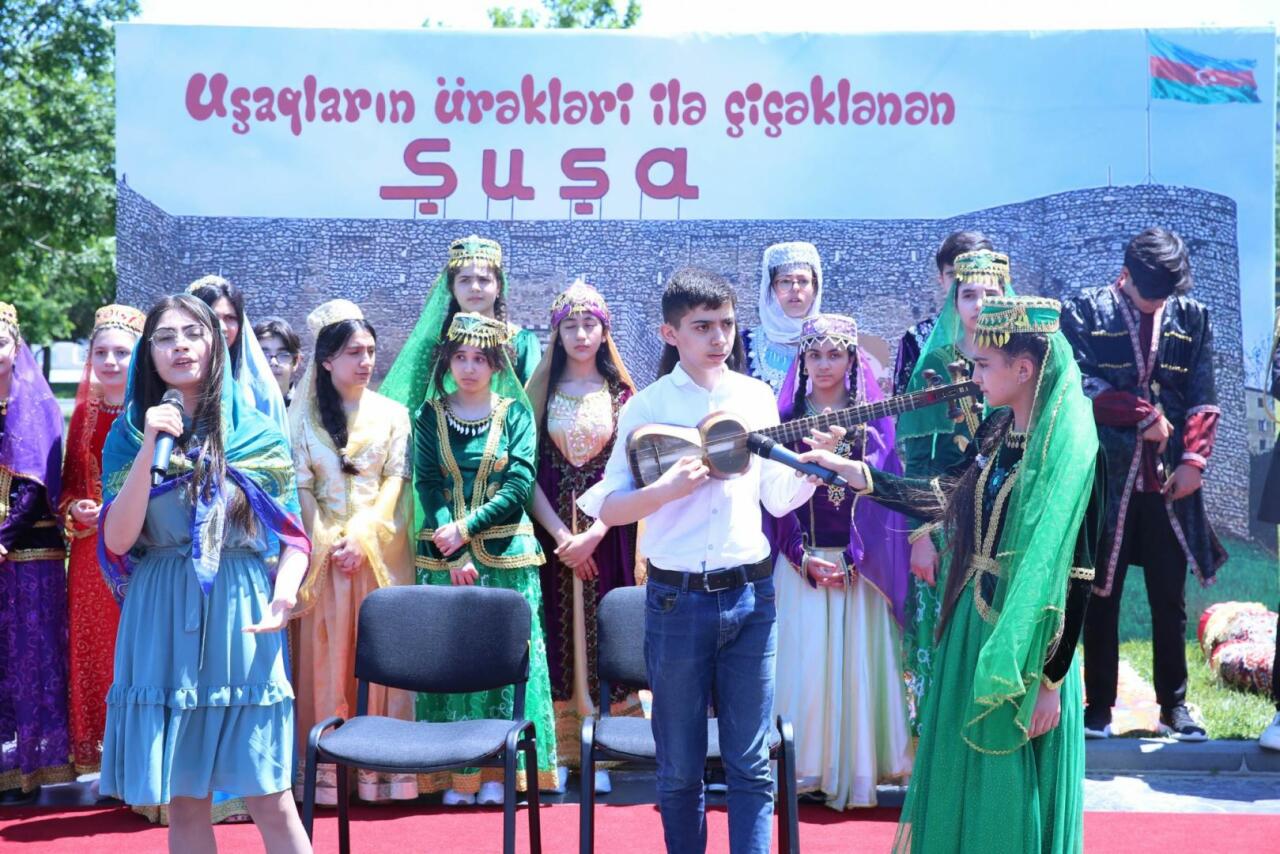 В Баку прошел фестиваль "Шуша - цветник детских сердец"