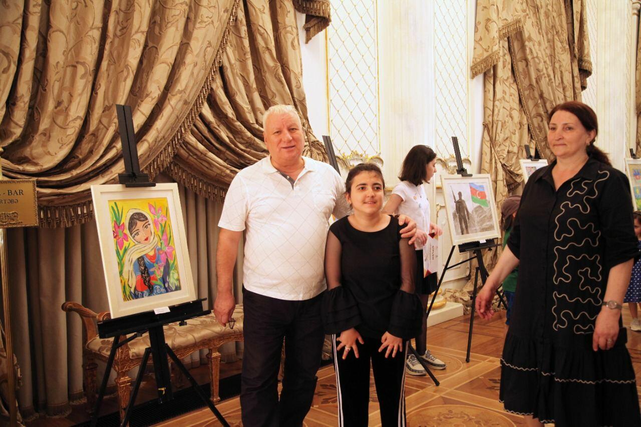 В Баку прошла выставка "Карабах глазами детей"