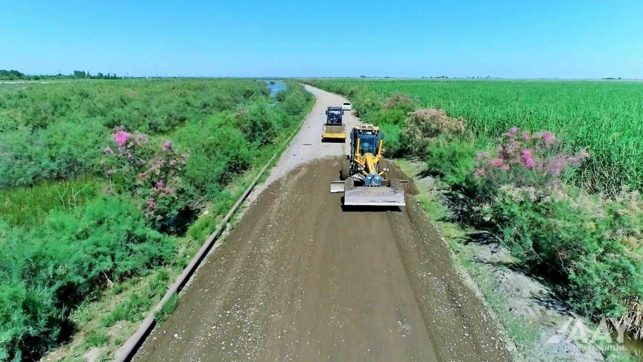 В Имишли реконструируется дорога протяженностью более 43 км