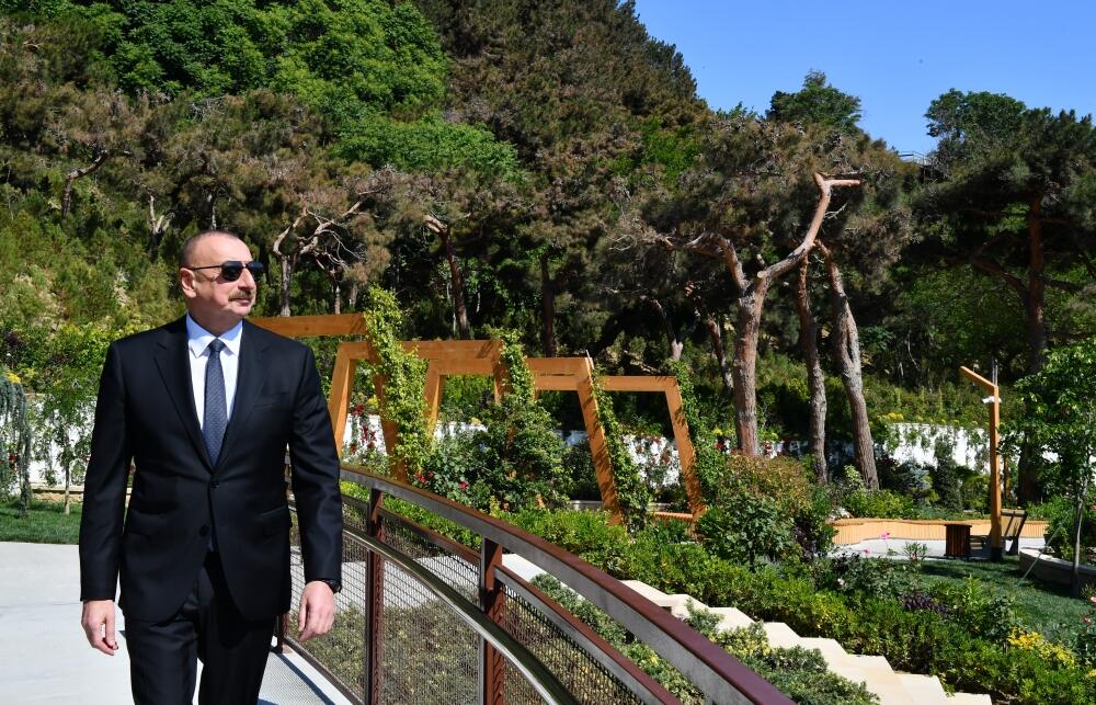 Prezident İlham Əliyev Bakıda yeni salınmış “Çəmbərəkənd” parkında yaradılan şəraitlə tanış olub