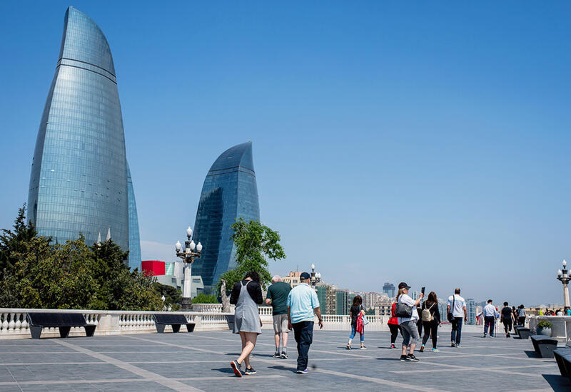 Из каких стран туристы приезжают в Азербайджан?