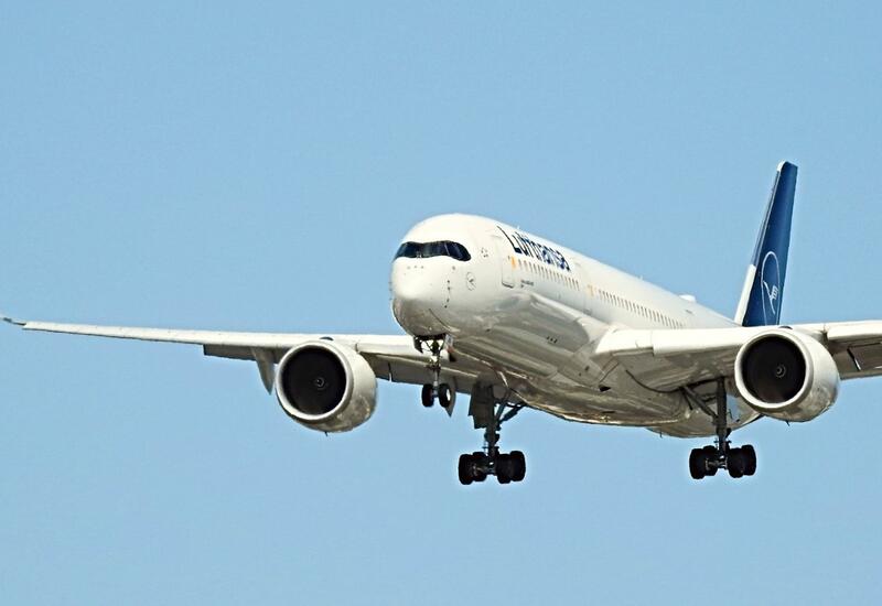 Немецкая авиакомпания Lufthansa отменяет сотни рейсов