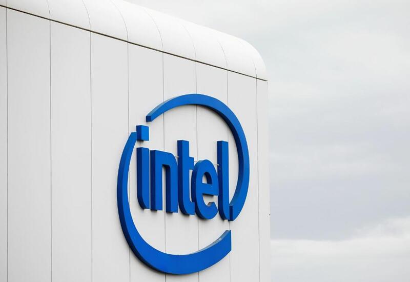 Intel временно прекратит прием на работу
