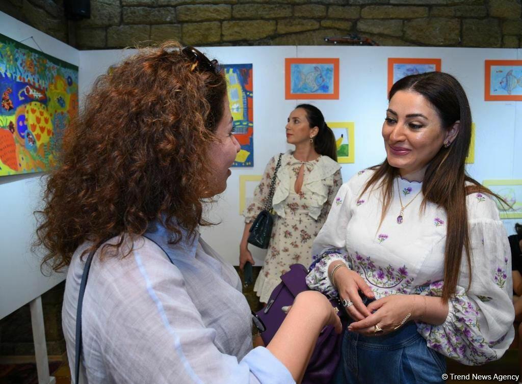 Leonardo Art School Baku организовала выставку юных художников «Полет фантазий»