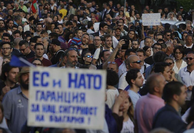 Правительство Болгарии оказалось на грани коллапса
