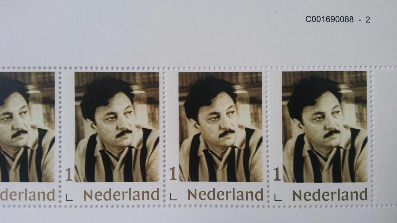 В Нидерландах выпущена почтовая марка, посвященная азербайджанскому писателю Исмаилу Шихлы
