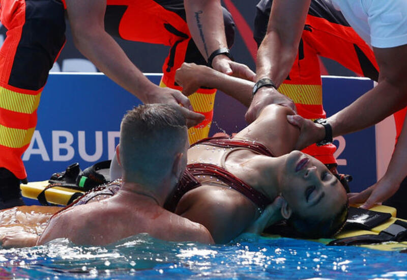 Американская синхронистка потеряла сознание в бассейне после выступления