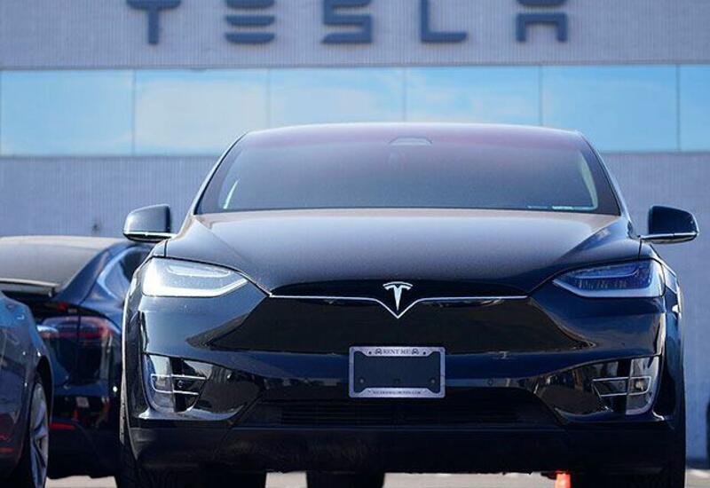 Полиция Берлина запретила машинам Tesla заезжать на свои объекты