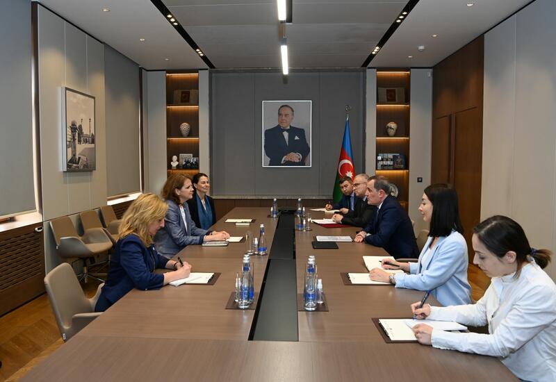 Байрамов на переговорах с главой представительства МККК в Азербайджане