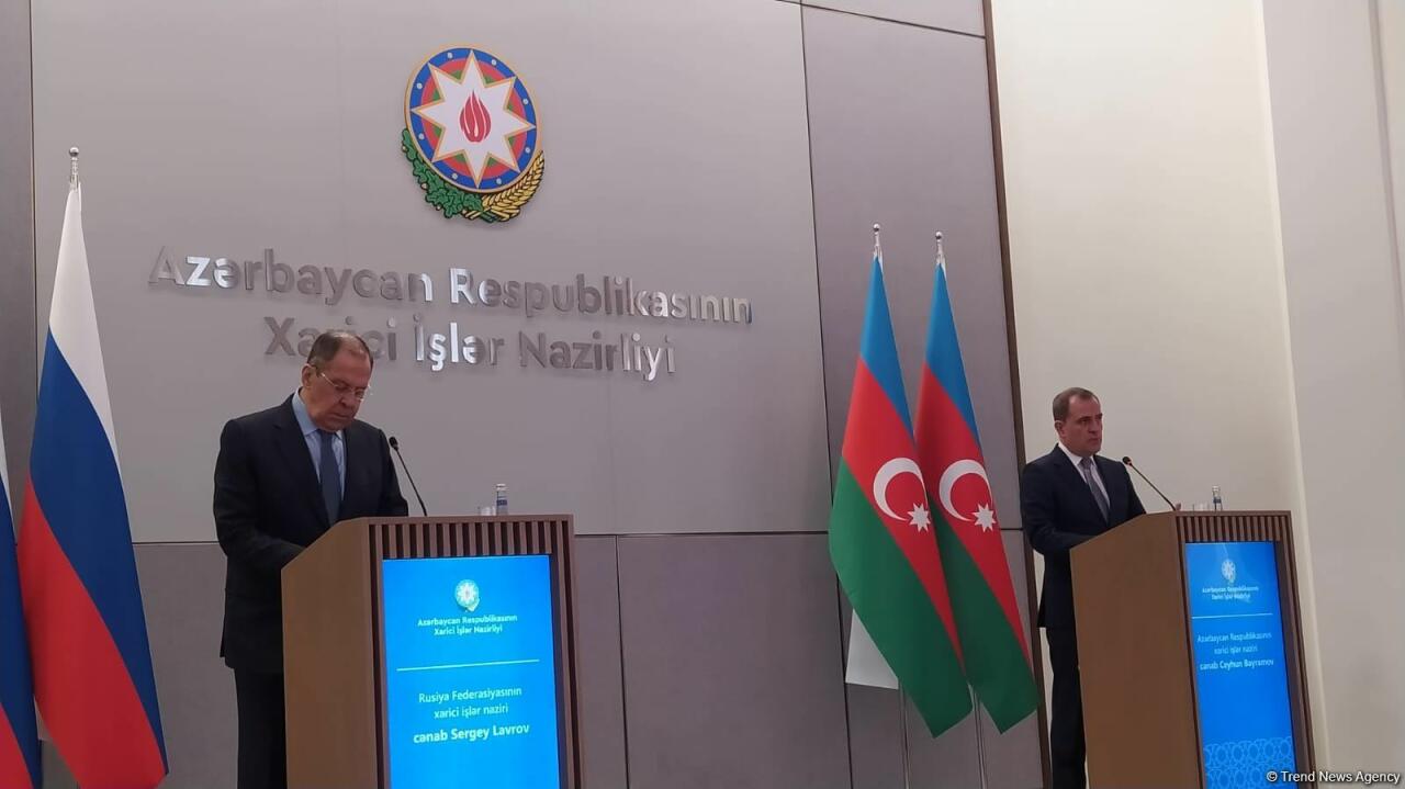 Главы МИД Азербайджана и России провели совместную пресс-конференцию