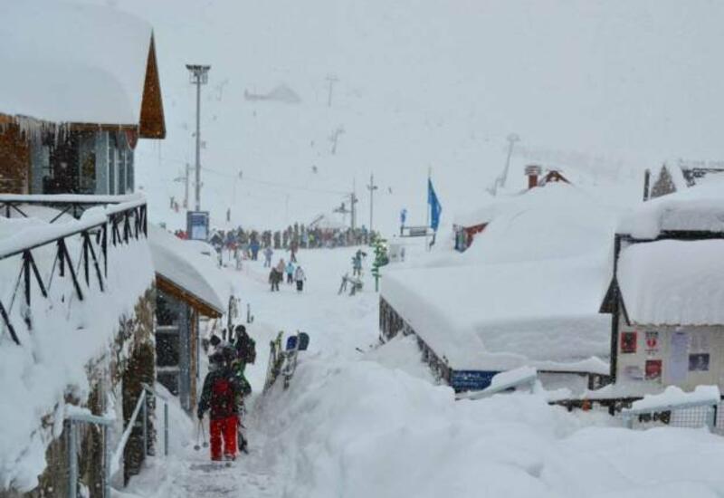 Ирония погоды: кадры из засыпанной снегом деревни в Аргентине