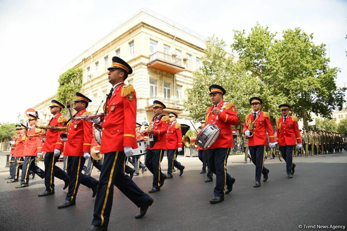 В Баку прошли показательные выступления военных оркестров по случаю Дня Вооруженных cил