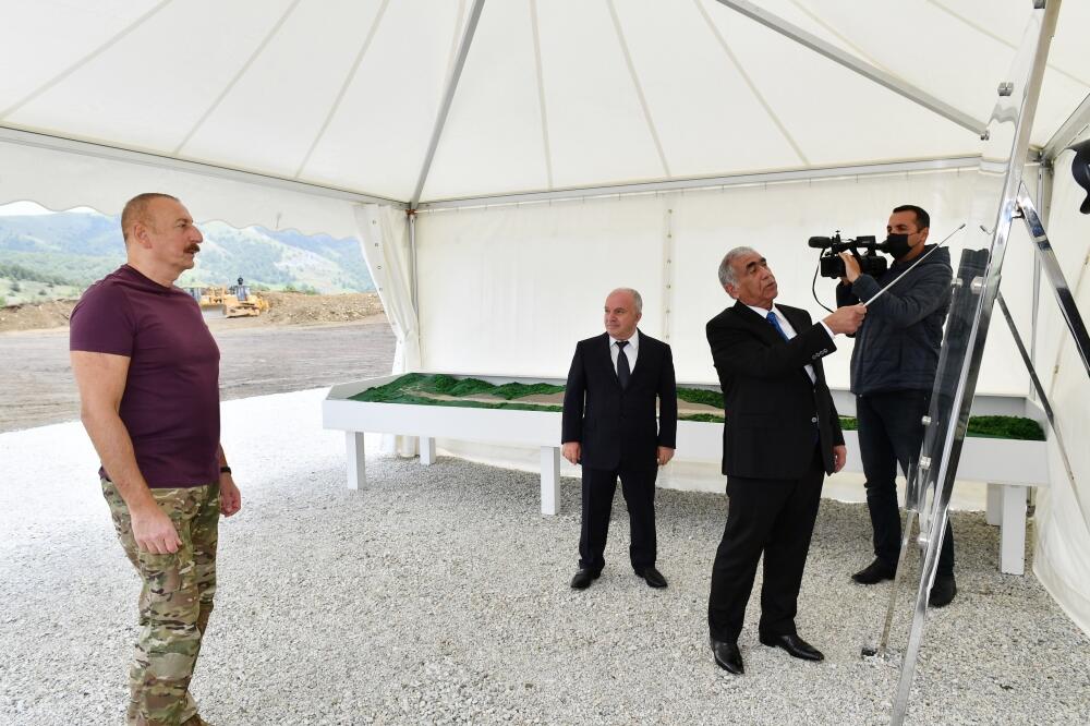 Президент Ильхам Алиев ознакомился со строительством Лачинского международного аэропорта