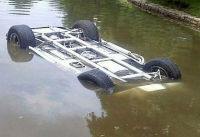 В Губе автомобиль упал в канал