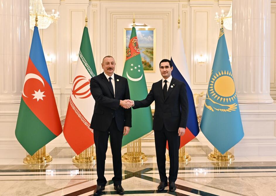 Президент Ильхам Алиев встретился в Ашхабаде с Президентом Туркменистана Сердаром Бердымухамедовым