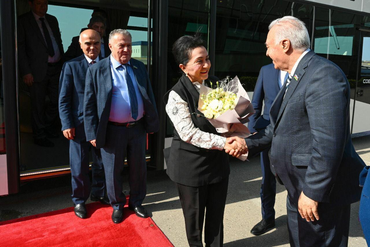 Председатель Сената Верховного Меджлиса Узбекистана прибыла в Азербайджан