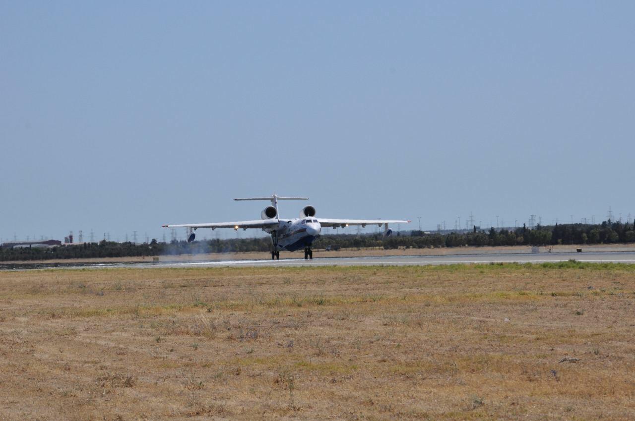 Самолет-амфибия МЧС, задействованный в тушении лесных пожаров в Турции, вернулся в Азербайджан