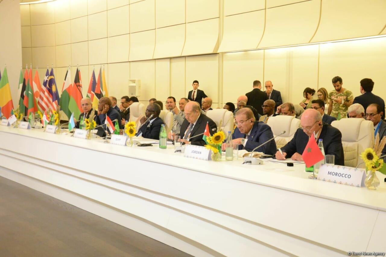 На Бакинской конференции Парламентской сети Движения неприсоединения выступают главы делегаций