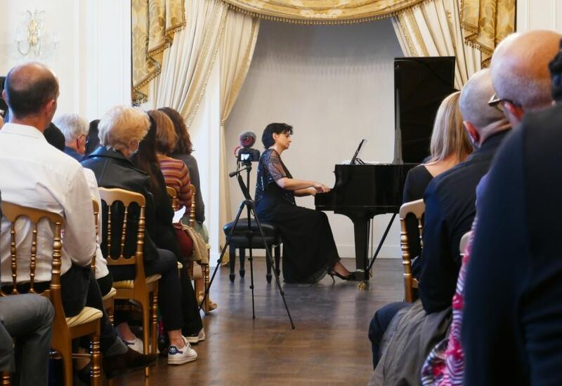 В Париже прошел концерт Наргиз Алияровой