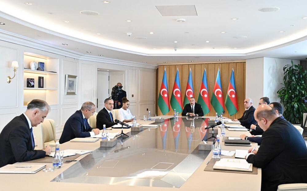 Под председательством Президента Ильхама Алиева состоялось совещание, посвященное итогам шести месяцев этого года