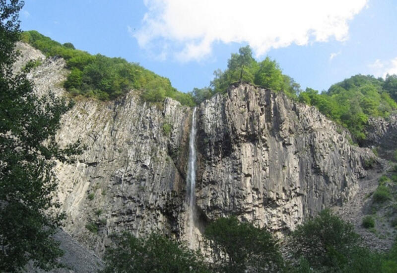 Самые красивые водопады Азербайджана