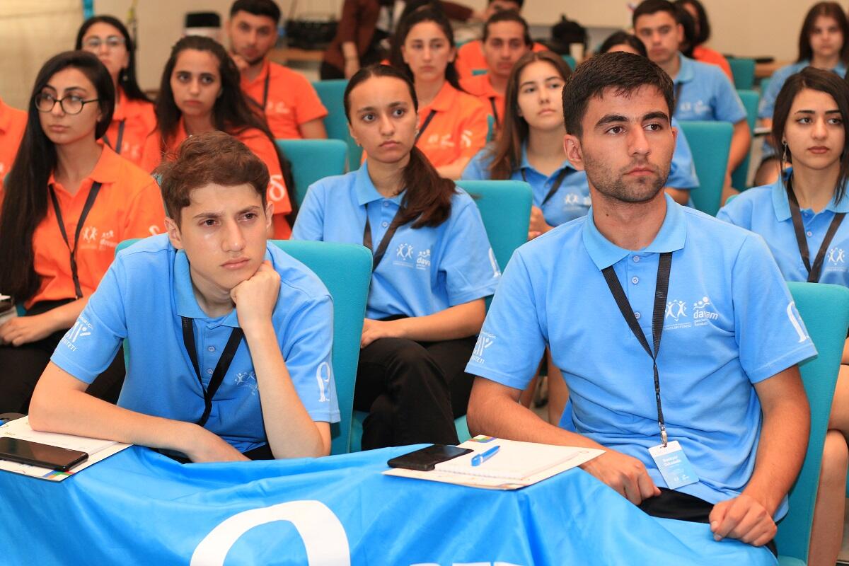 ВТБ (Азербайджан) поддержал проект «Летнего университета для молодых лидеров»