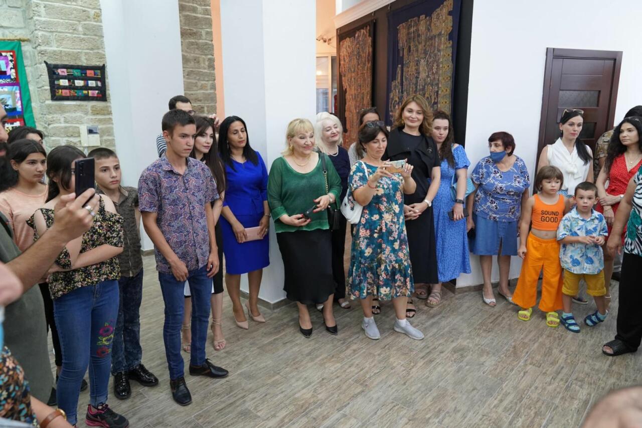 В Баку открылась выставка изделий в лоскутной технике