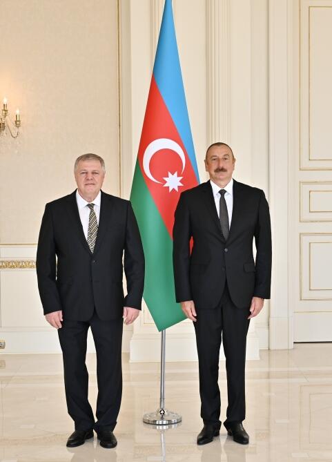 Президент Ильхам Алиев принял верительные грамоты новоназначенного посла Словакии в Азербайджане