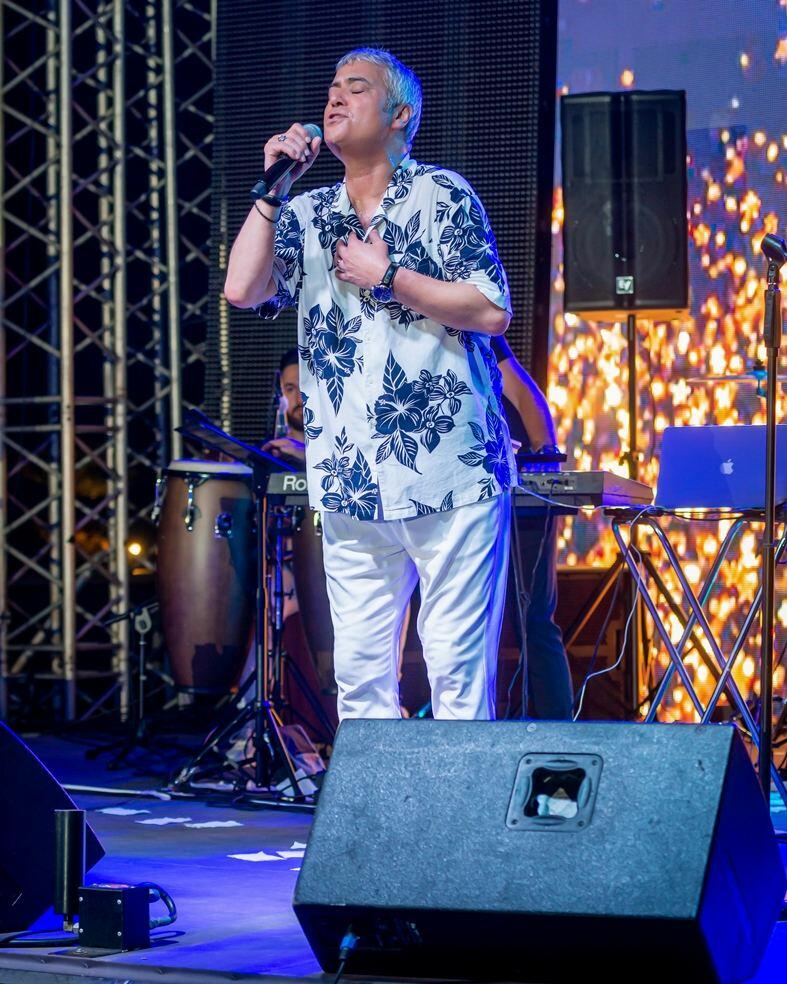 Легендарный турецкий певец Ченгиз Куртоглу выступил с концертом в Баку