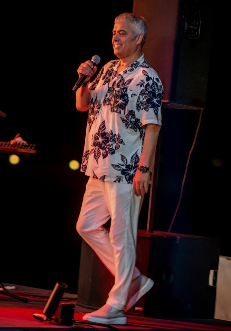 Легендарный турецкий певец Ченгиз Куртоглу выступил с концертом в Баку