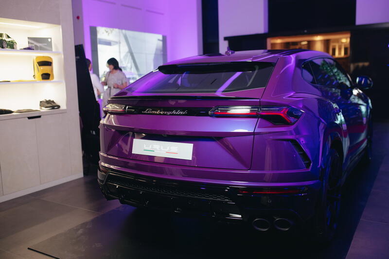 20,000-ci “Lamborghini Urus” avtomobili Bakıda sahibinə təhvil verildi