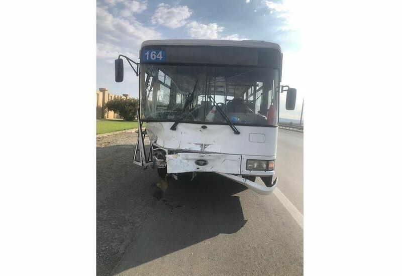 Пассажирский автобус попал в аварию в Азербайджане