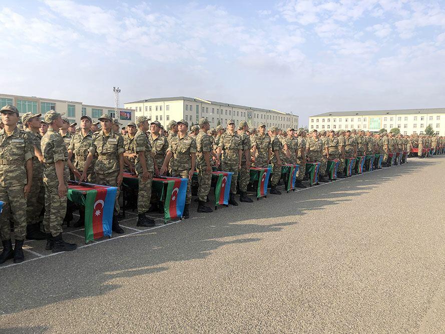 Азербайджанские солдаты приняли военную присягу