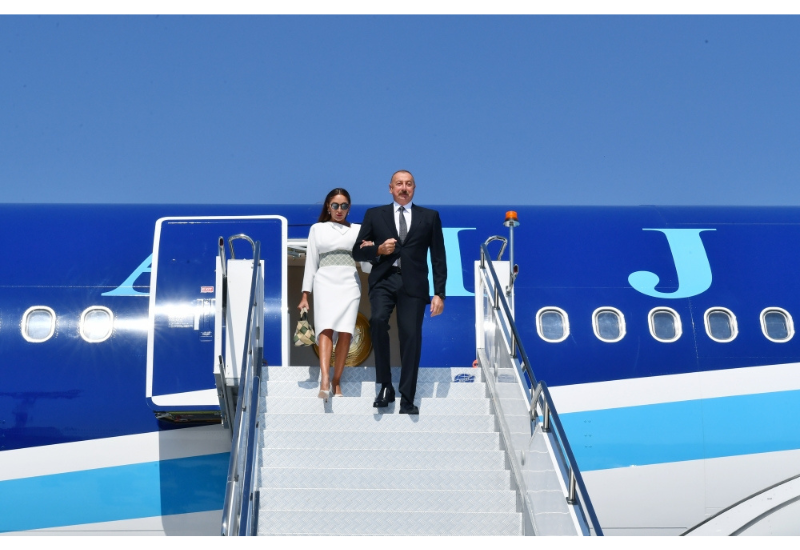 Президент Ильхам Алиев и Первая леди Мехрибан Алиева прибыли с рабочим визитом в ​​Турцию