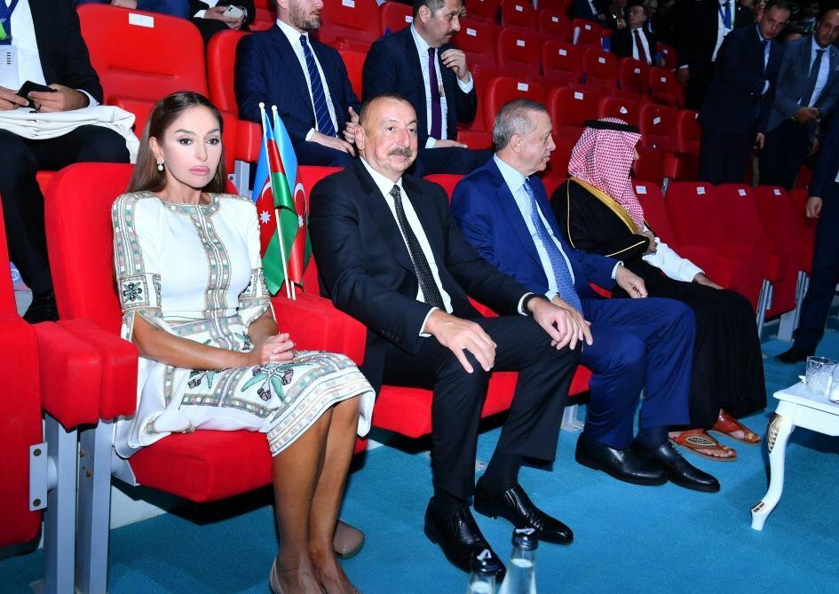 Президент Ильхам Алиев и Первая леди Мехрибан Алиева приняли участие в торжественной церемонии открытия V Игр исламской солидарности в Конье