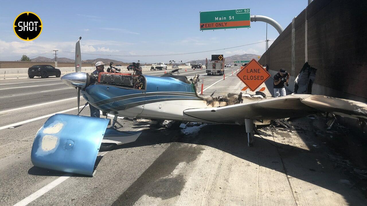 Самолет совершил аварийную посадку в Калифорнии