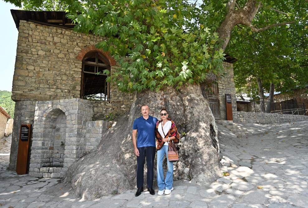 Президент Ильхам Алиев и Первая леди Мехрибан Алиева ознакомились со строительно-реставрационными работами на территории Государственного историко-архитектурного заповедника "Басгал"