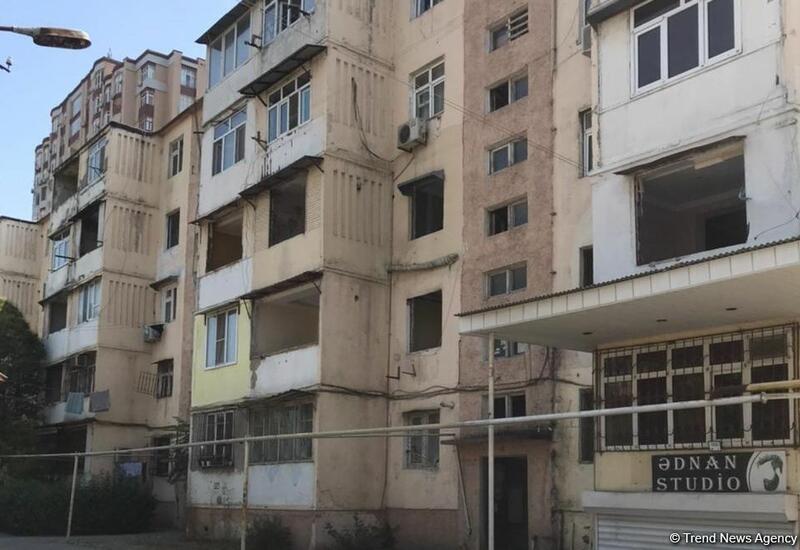 В Баку сносят жилой дом