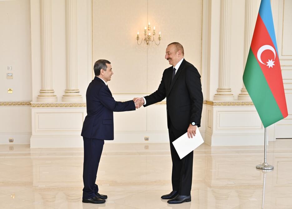 Президент Ильхам Алиев принял верительные грамоты новоназначенного посла Туркменистана