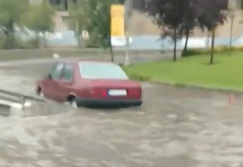 Наводнение после дождя парализовало Стамбул