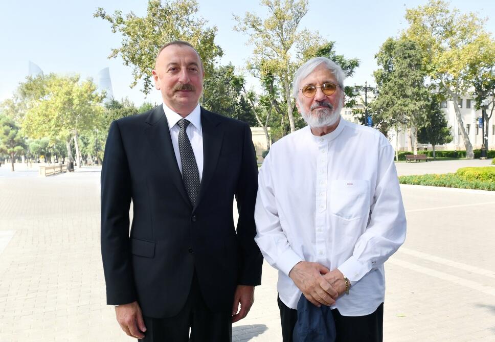 Президент Ильхам Алиев и Первая леди Мехрибан Алиева побеседовали с деятелями культуры и искусства