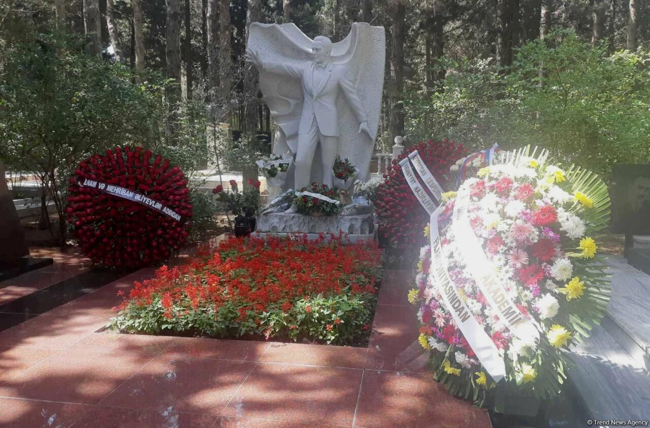 В Баку почтили память Муслима Магомаева