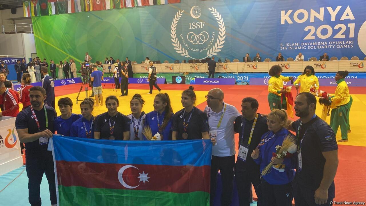 Qadın cüdoçulardan ibarət Azərbaycan yığması İslamiadada bürünc medal qazanıb
