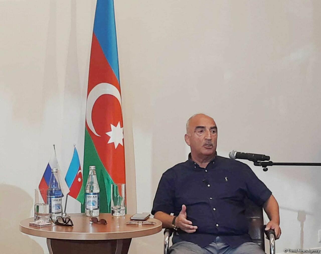 В Баку прошла встреча с народным писателем Натигом Расулзаде