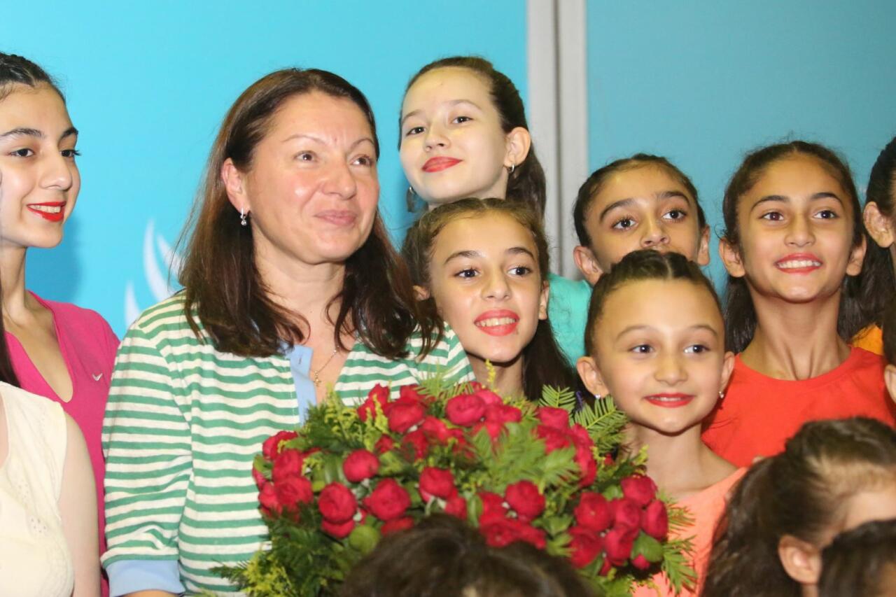 Перед чемпионатом мира в Болгарии азербайджанские гимнастки выступили в Сумгайыте