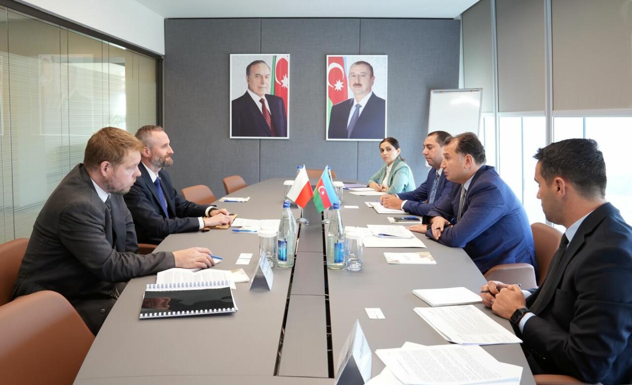 Баку и Варшава обсудили расширение экономического сотрудничества