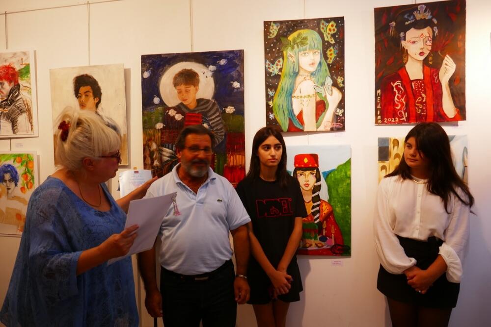 В Париже открылась выставка произведений азербайджанских художников